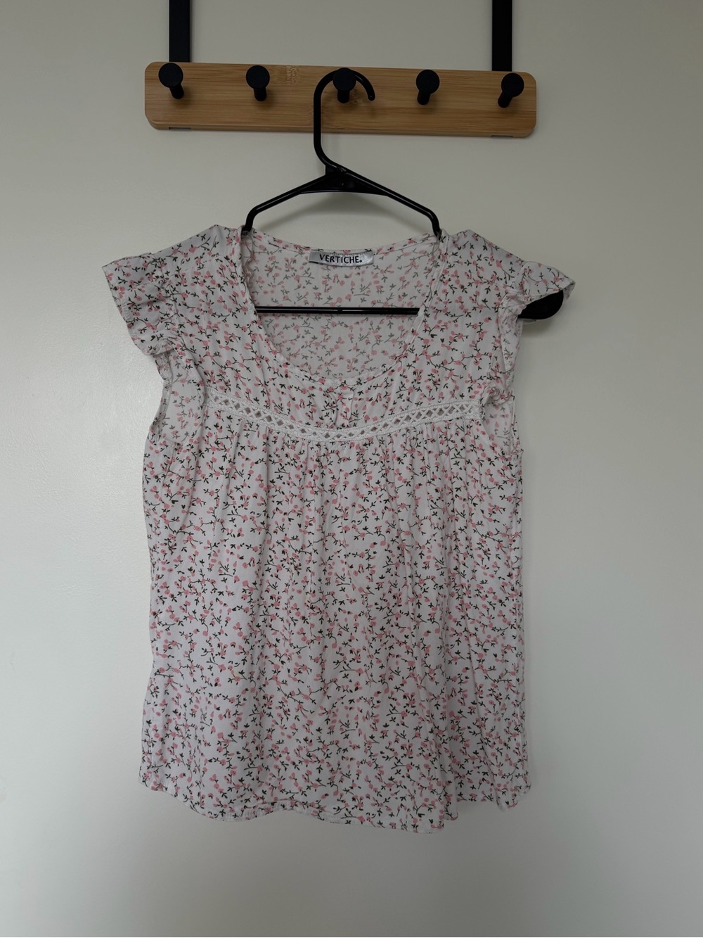 Floral Cap-Sleeve Blouse in White and Pink